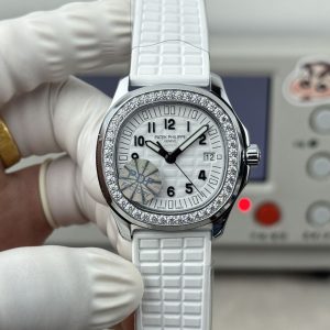 Réplique Patek Philippe Aquanaut 5068 AAA+ avec paiement à la livraison et livraison gratuite 1135997819 - front view | Aquan